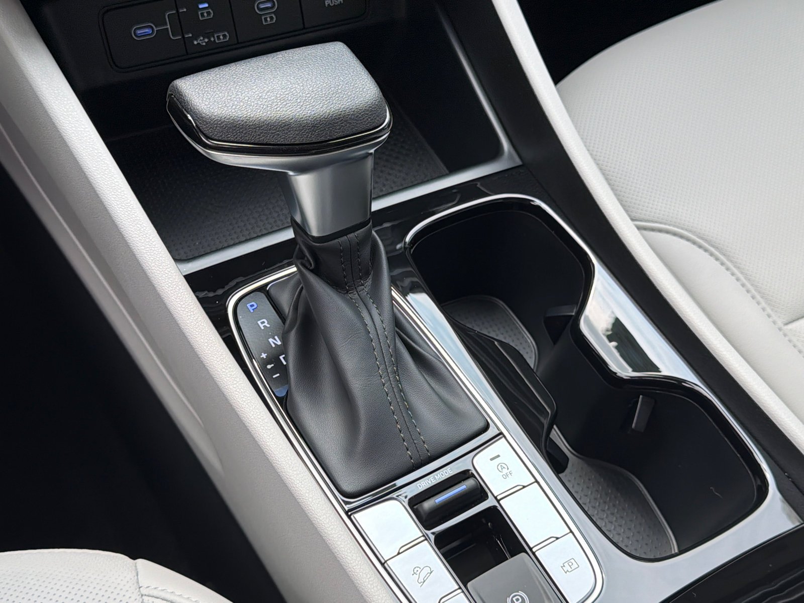 New 2026 Serenity White Pearl Hyundai SEL Plus image 26