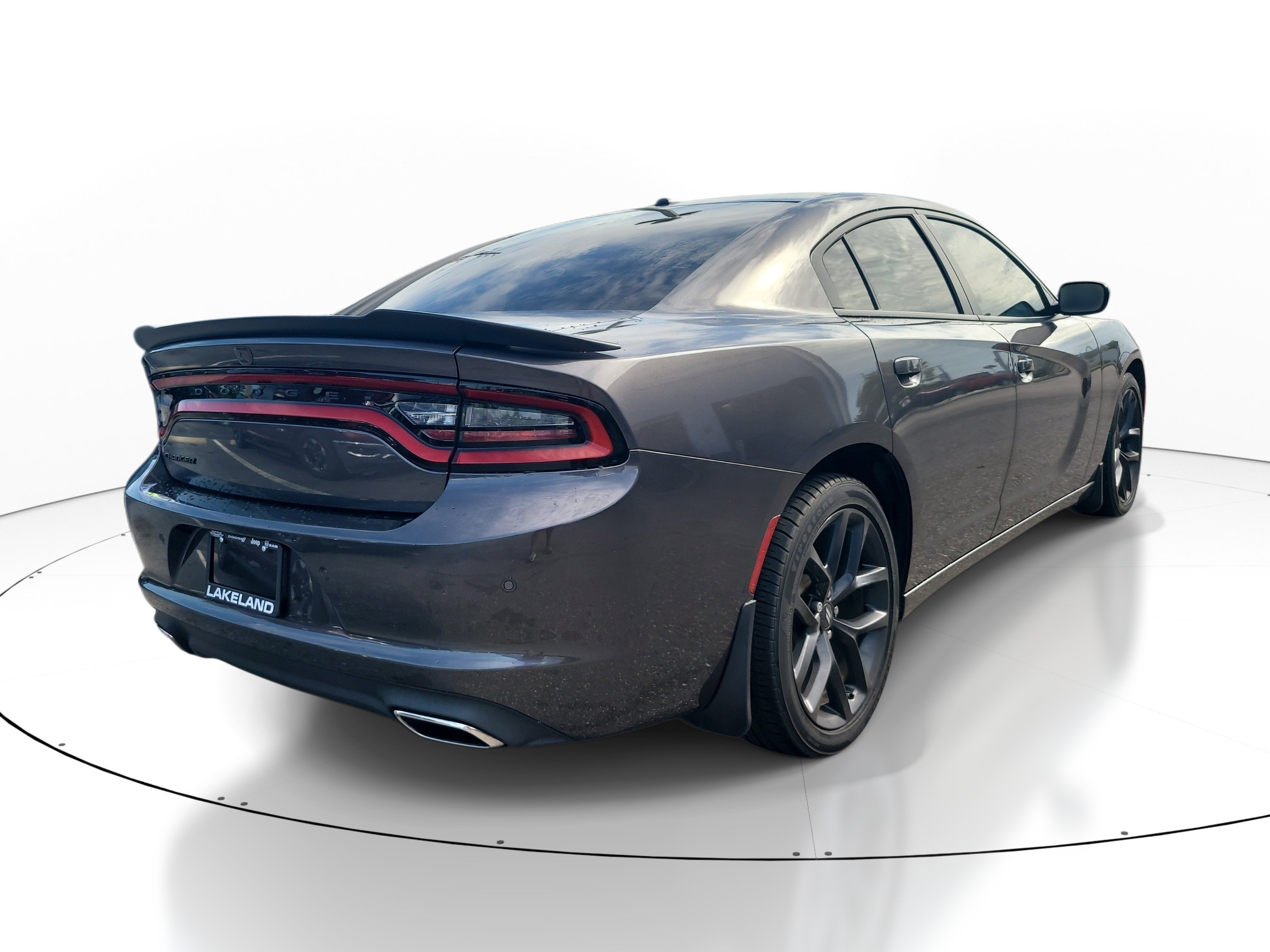 Used 2022 Granite Pearlcoat Dodge SXT image 4