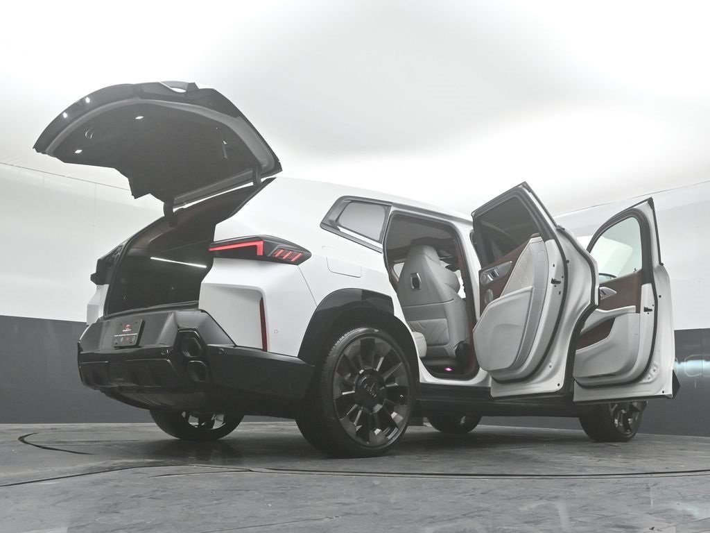 2023 BMW XM - Image 51