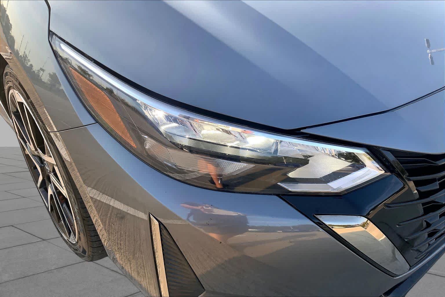 Used 2025 Gun Metallic Nissan SR image 27