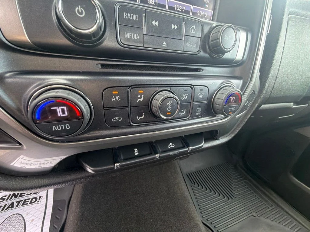 Used 2018 Gray Chevrolet LT image 25