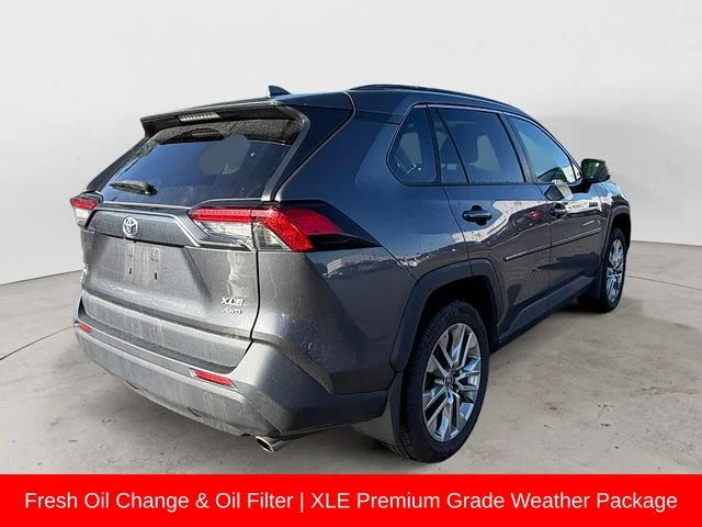 Used 2023 Gray Toyota XLE Premium image 3
