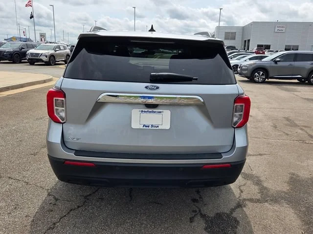 Used 2023 Silver Ford XLT image 11