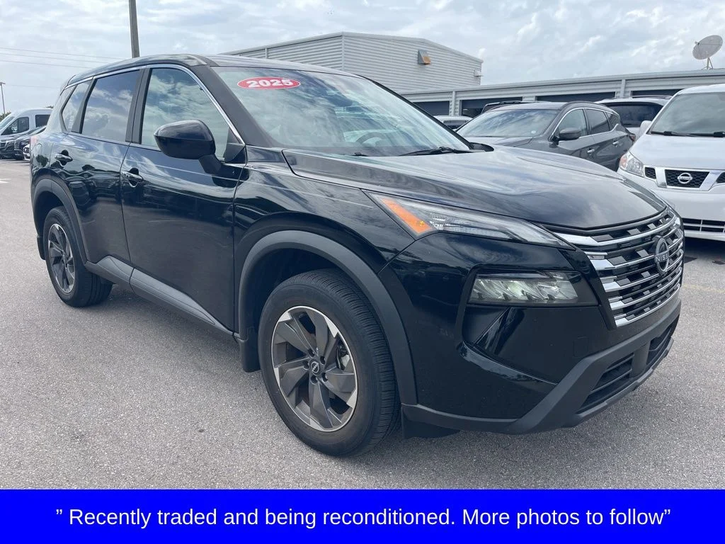2025 Nissan Rogue SV FWD's photo