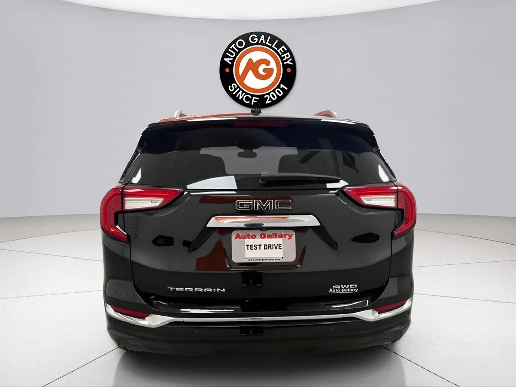 Used 2022 Black GMC Denali image 4