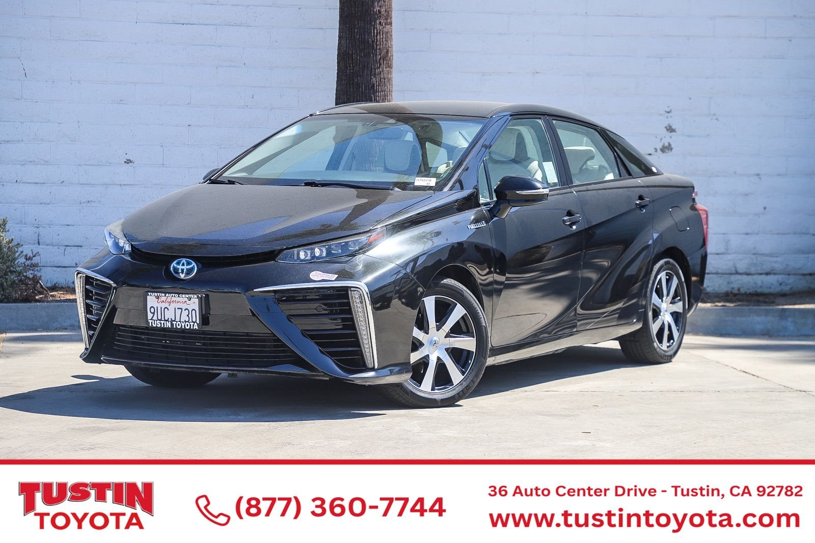 Used 2018 Black Toyota Base image 1