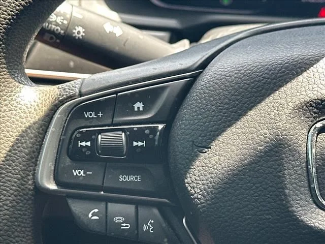 Used 2019  Honda LX image 23