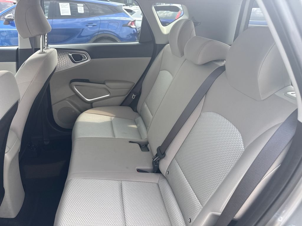 2025 Kia Soul LX - Photo 14