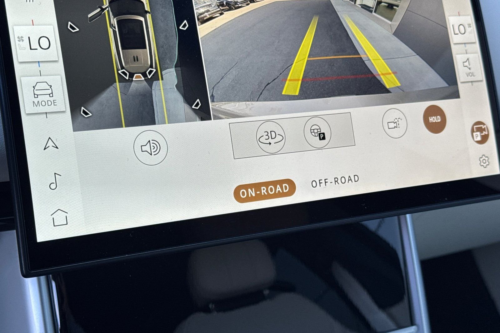 New 2026 Batumi Gold Land Rover SE image 24