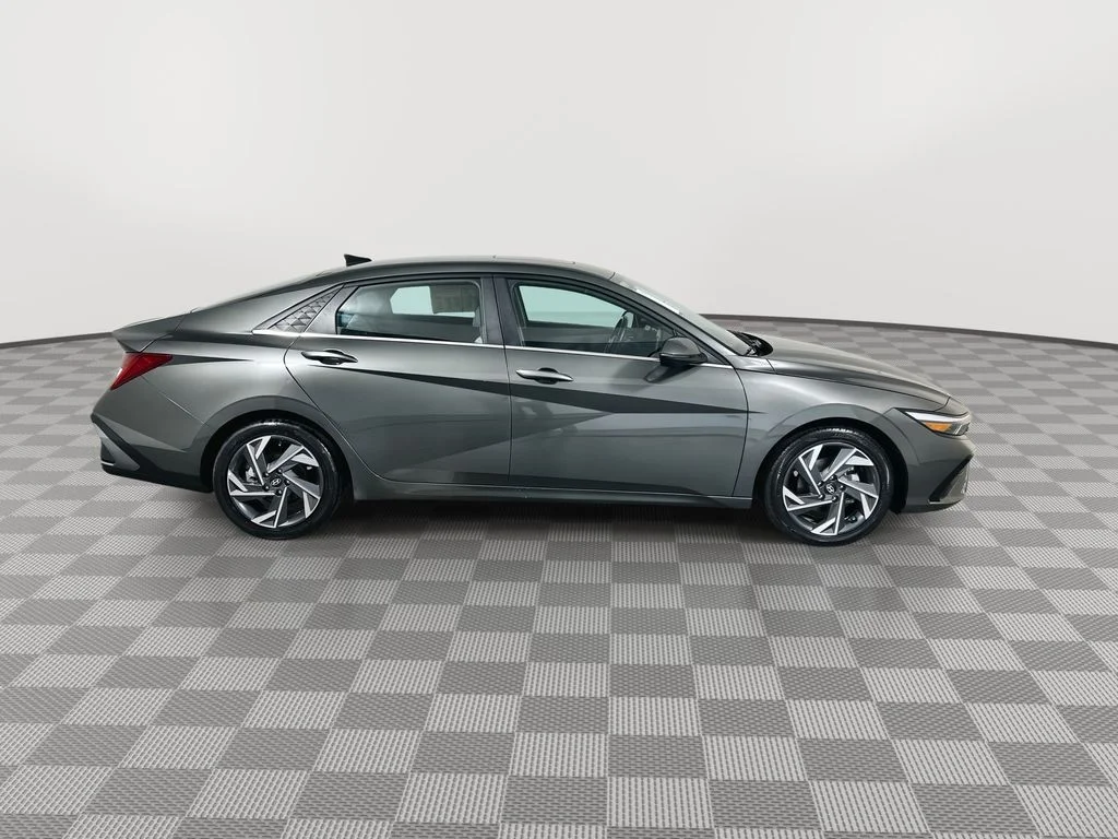 Used 2024 Gray Hyundai Limited image 9