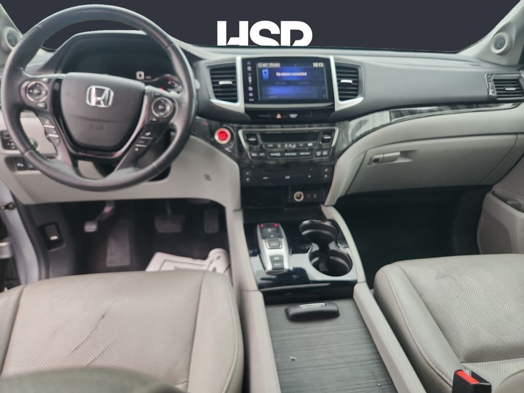 Used 2017 Lunar Silver Metallic Honda Elite image 10