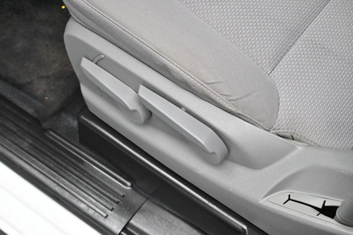 Used 2018 SUMMIT WHITE Chevrolet Work Truck image 13