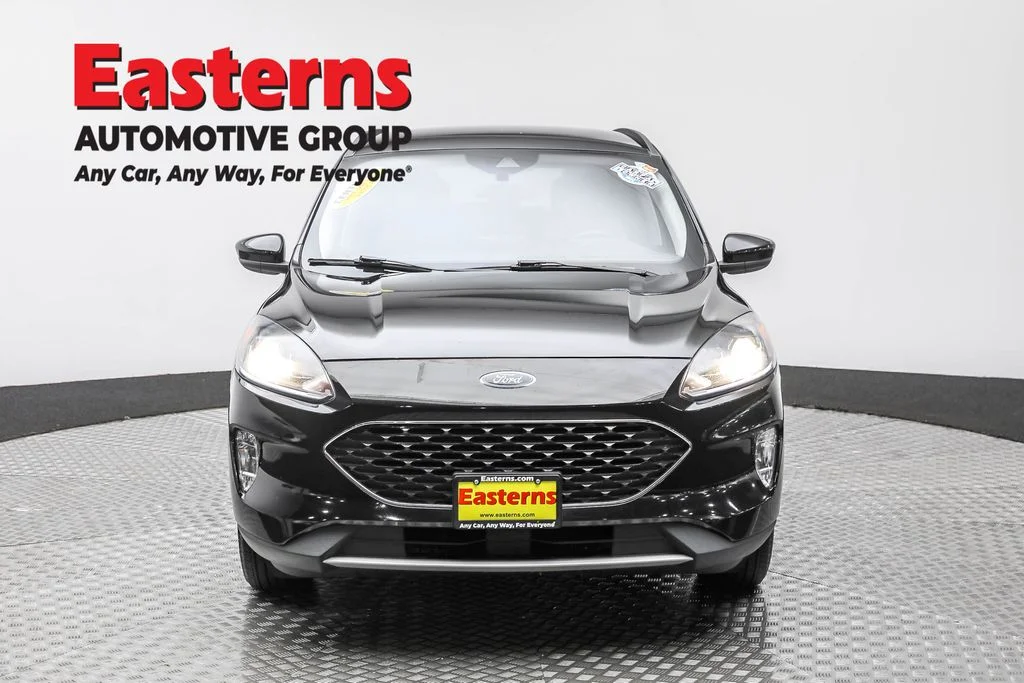 Used 2021 Black Ford SEL image 2