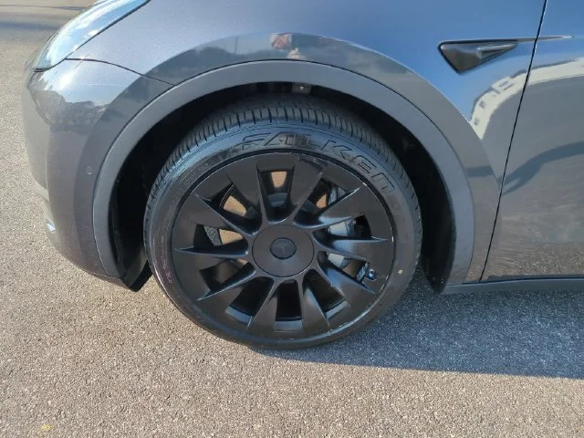 Used 2021 Gray Tesla Long Range image 10