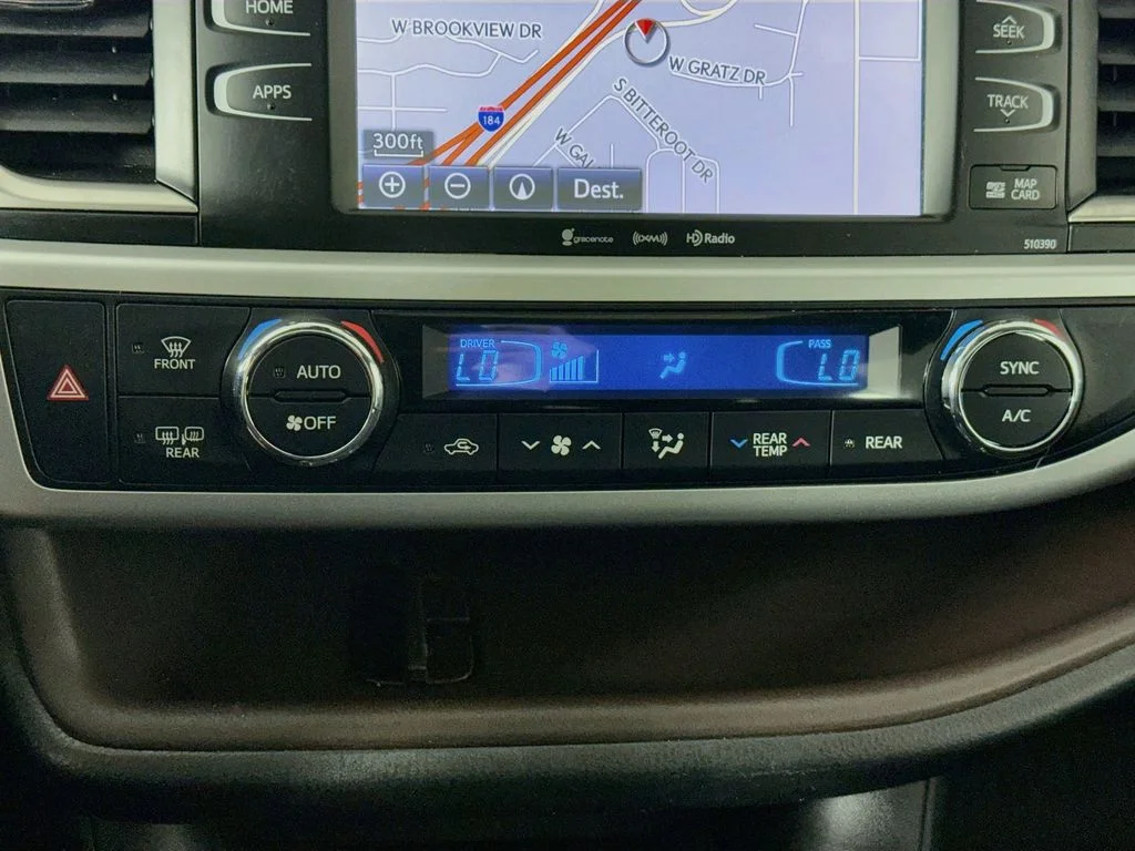 Used 2019 Blizzard Pearl Toyota XLE image 17