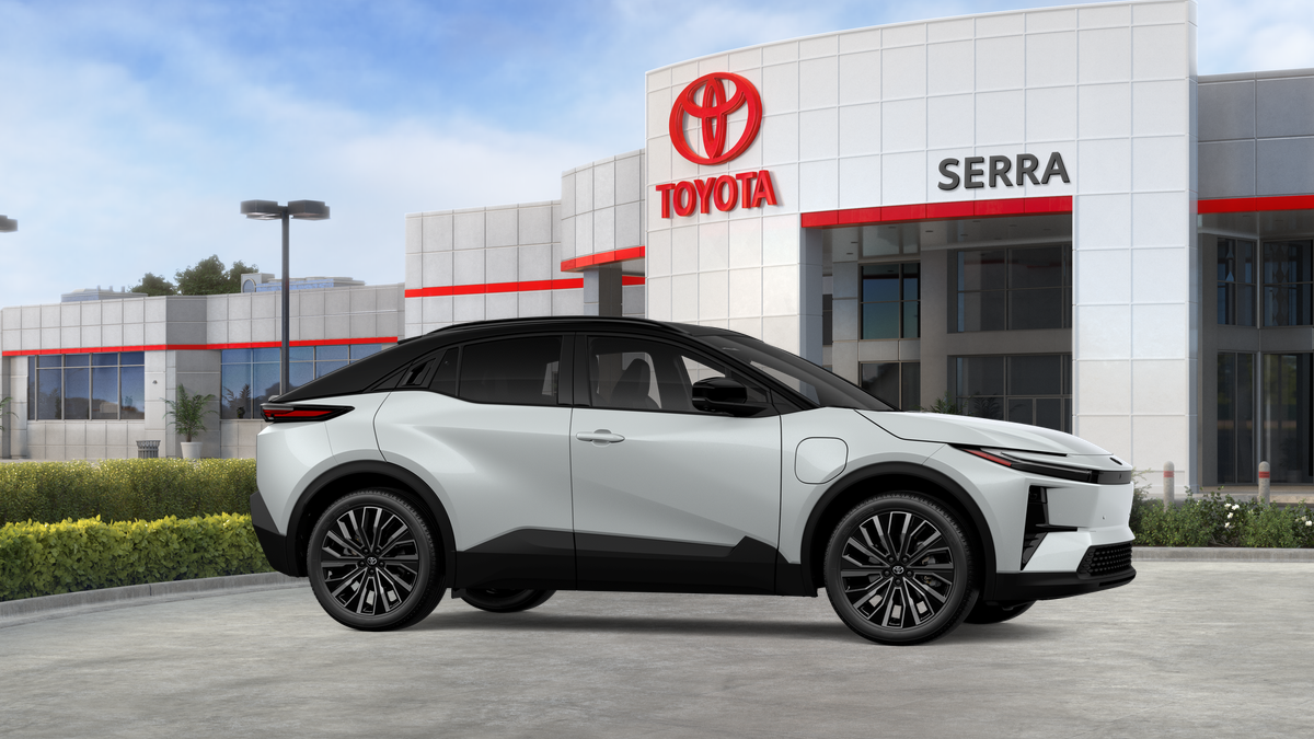 New 2026 Wind Chill Pearl with Midnight Black Metallic roof Toyota XSE image 12