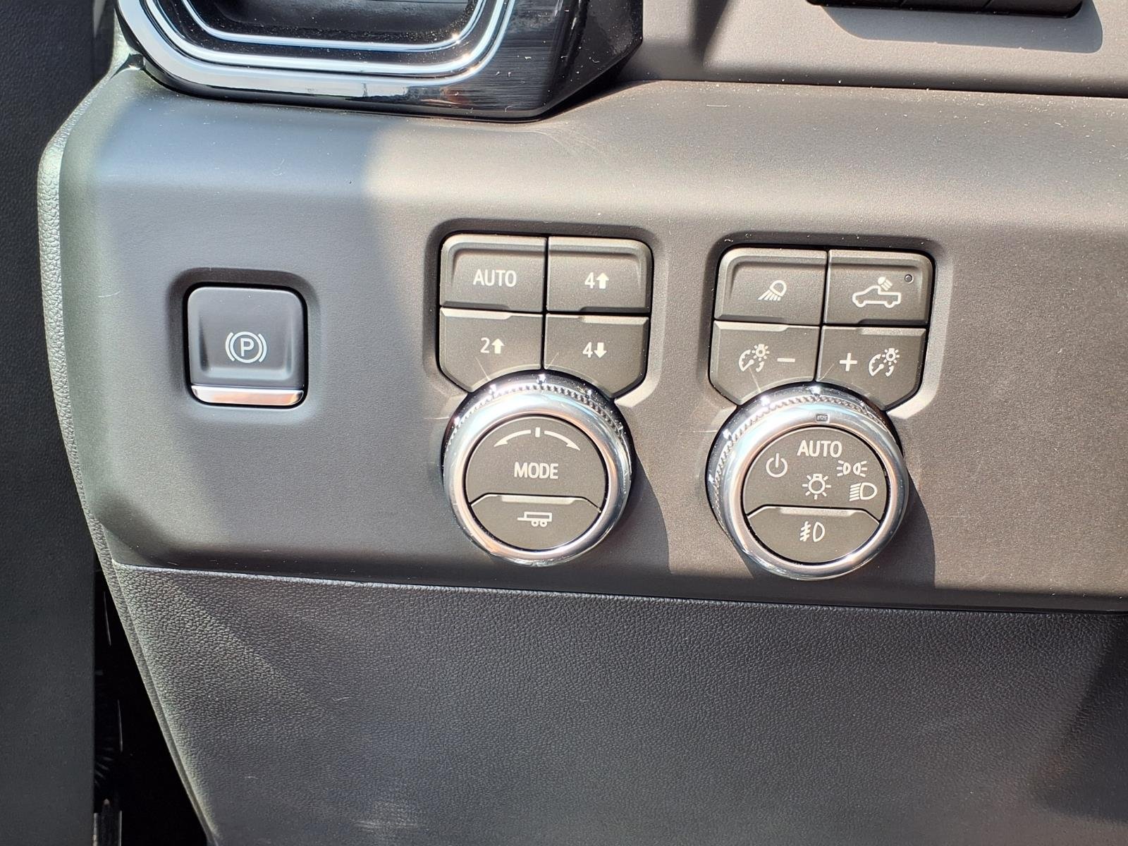 2026 GMC Sierra 1500 AT4X - Photo 10