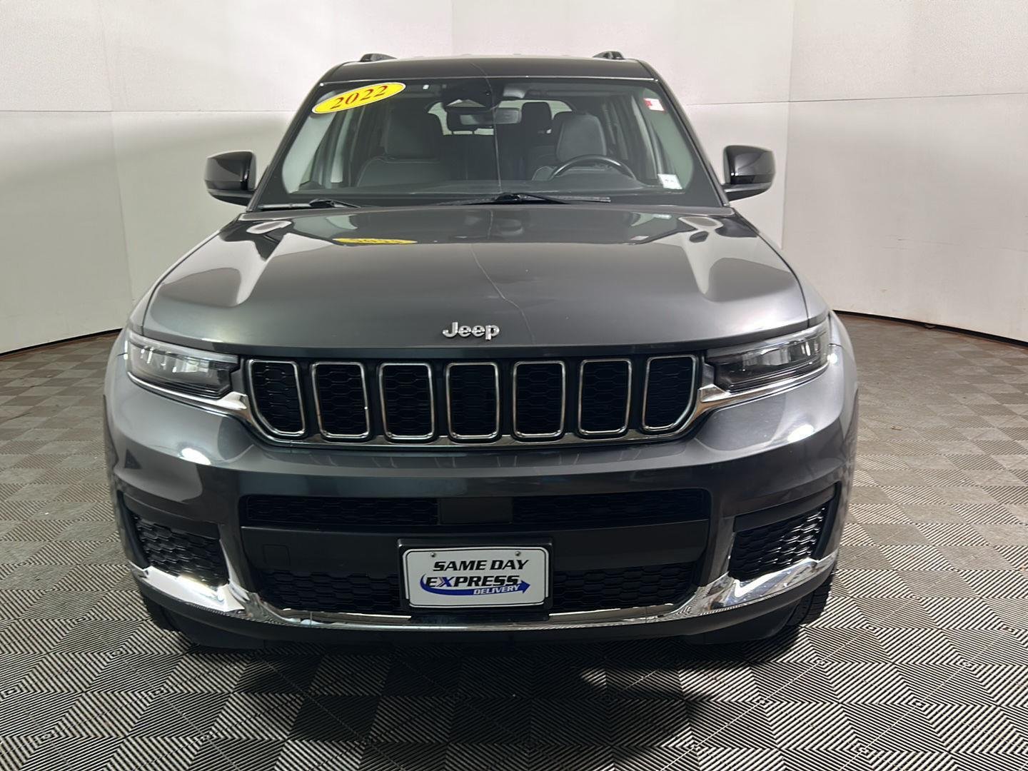 Used 2022 Baltic Gray Metallic Clearcoat Jeep Laredo image 12