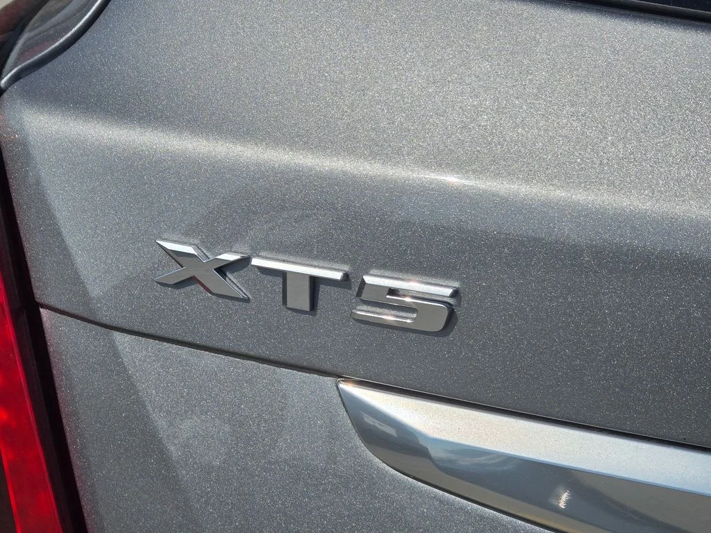 Used 2024 Silver Cadillac Luxury image 11