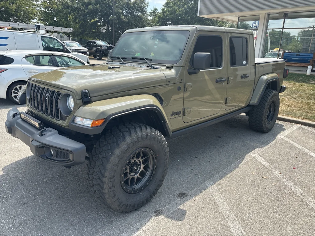 Used 2025 41 Jeep Nighthawk image 2