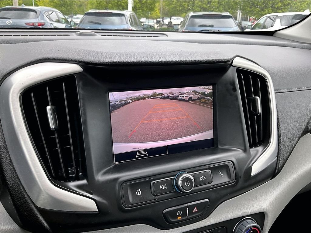 Used 2023 White GMC SLE image 19