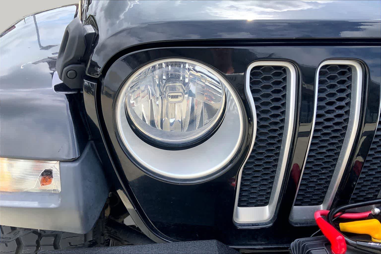 Used 2020 Black Clearcoat Jeep Sahara image 26