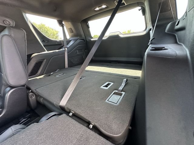 Used 2023 Gray Chevrolet Z71 image 27