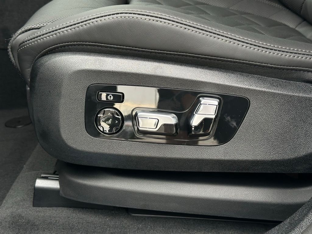 New 2027 Brooklyn Grey Metallic BMW xDrive40i image 12