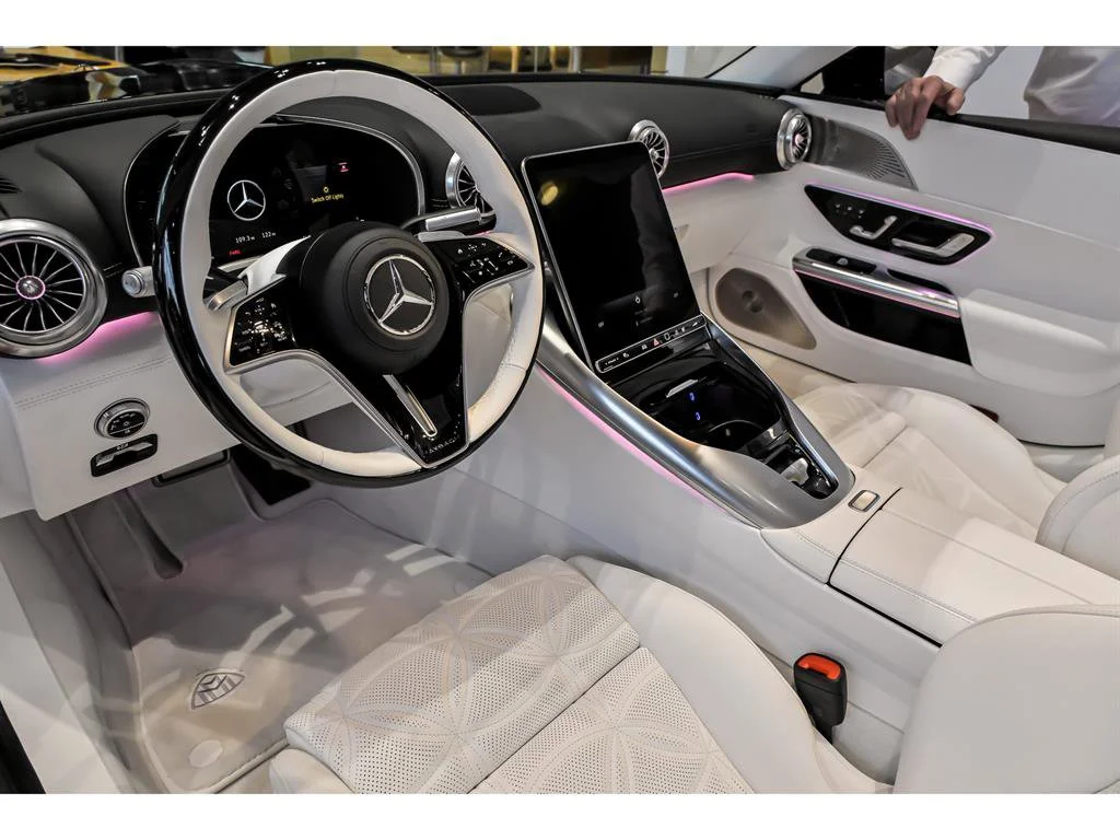 New 2026 MANUFAKTUR garnet red metallic (Red Ambiance) Mercedes-Benz Mercedes-Maybach SL 680 image 55