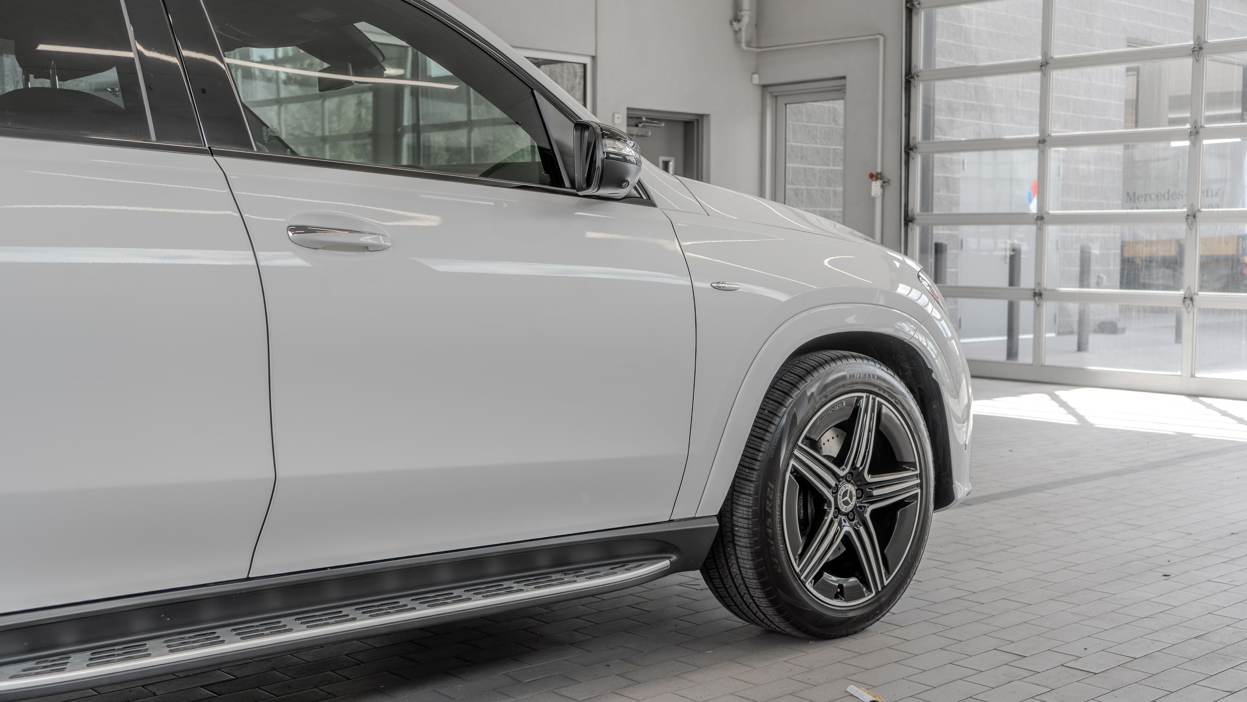 Certified Used 2025 Polar White Mercedes-Benz GLE 450e image 30
