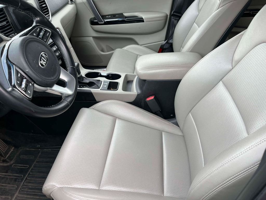 Used 2020 Red Kia EX image 5