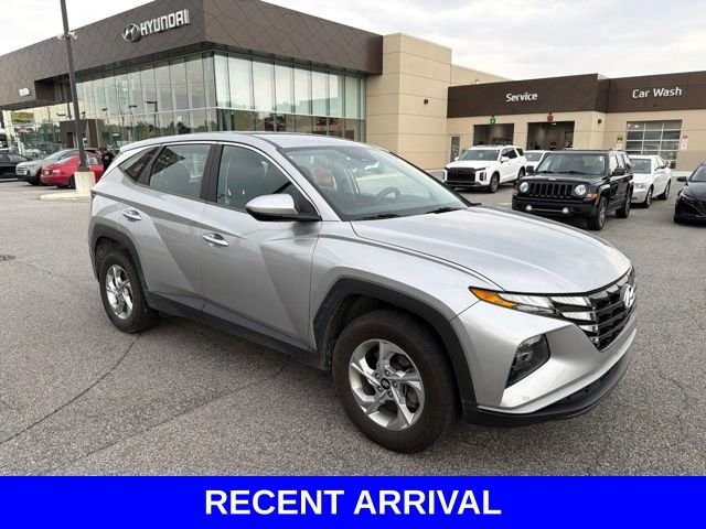 Used 2022 Silver Hyundai SE image 23