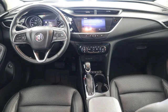 Used 2022 Red Buick Essence image 2