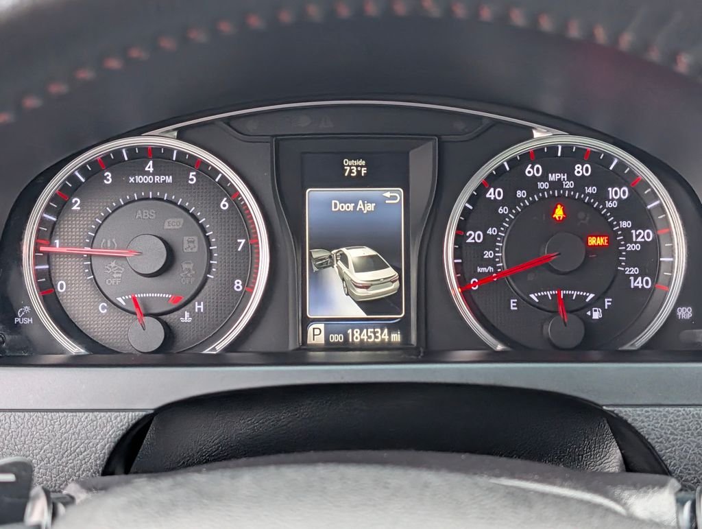 Used 2015 White Toyota SE image 17