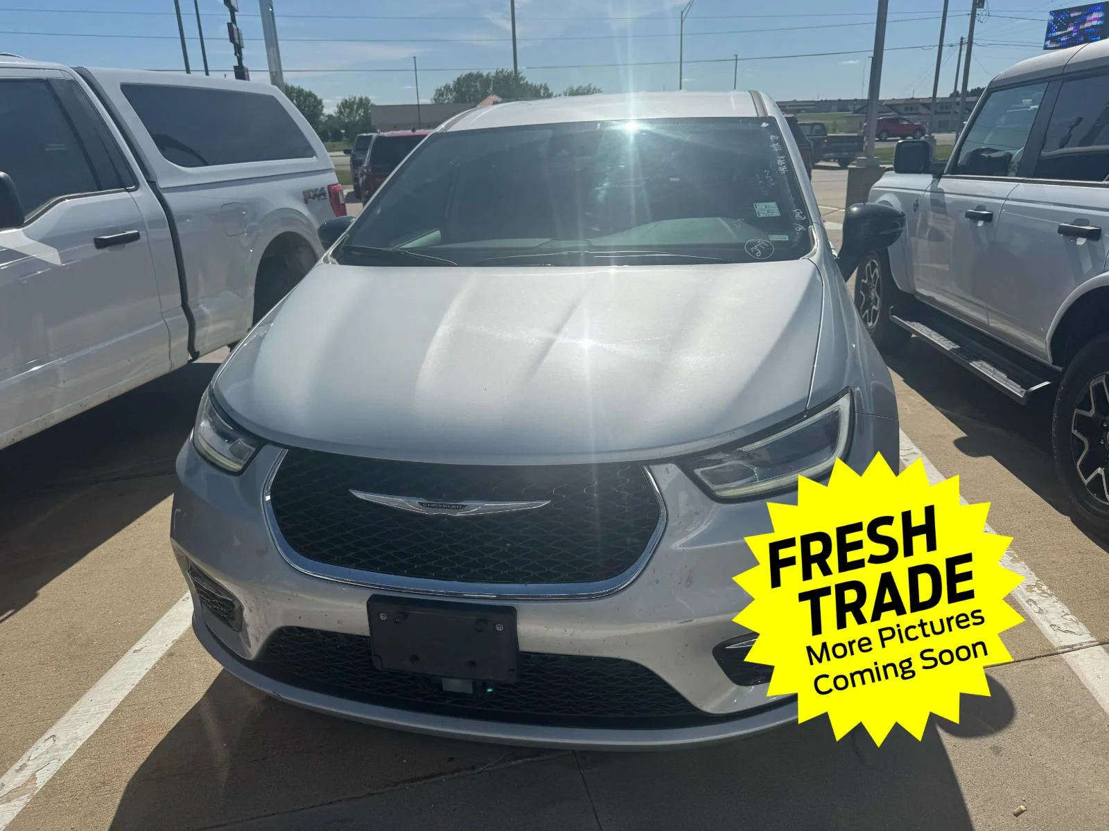 Used 2024 Silver Mist Clearcoat Chrysler Touring L image 8
