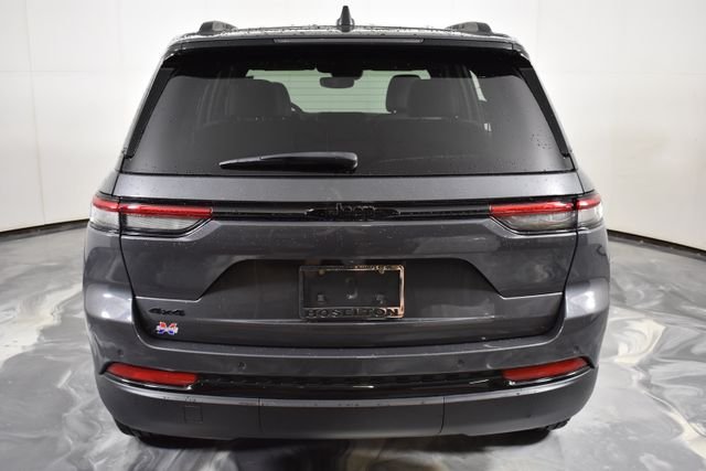 Used 2023 Gray Jeep Altitude X image 9
