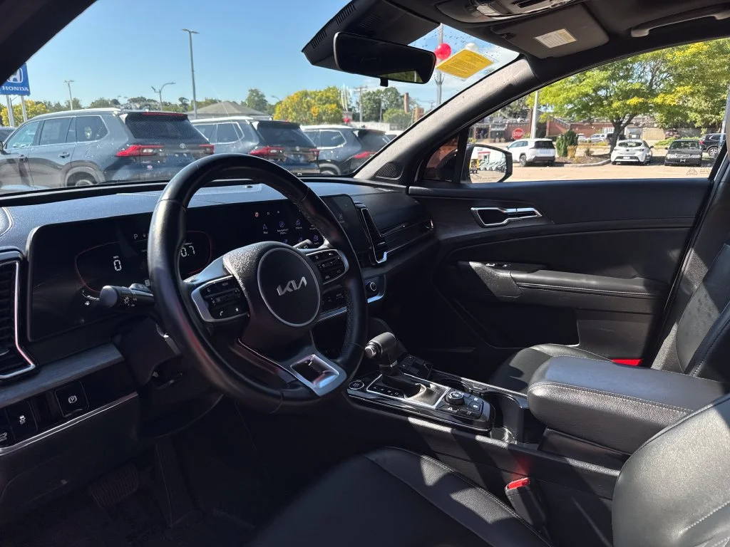 Used 2023 White Kia X-Line image 15