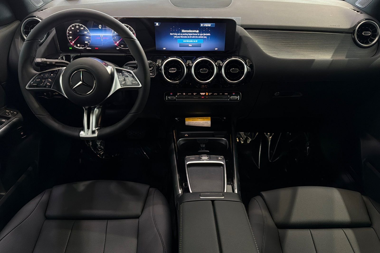 New 2026 Polar White Mercedes-Benz GLA 250 image 2