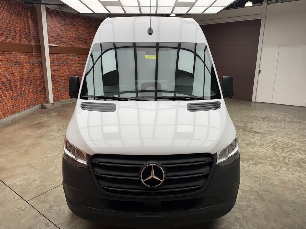 New 2026 White Mercedes-Benz Cargo 170 WB image 7