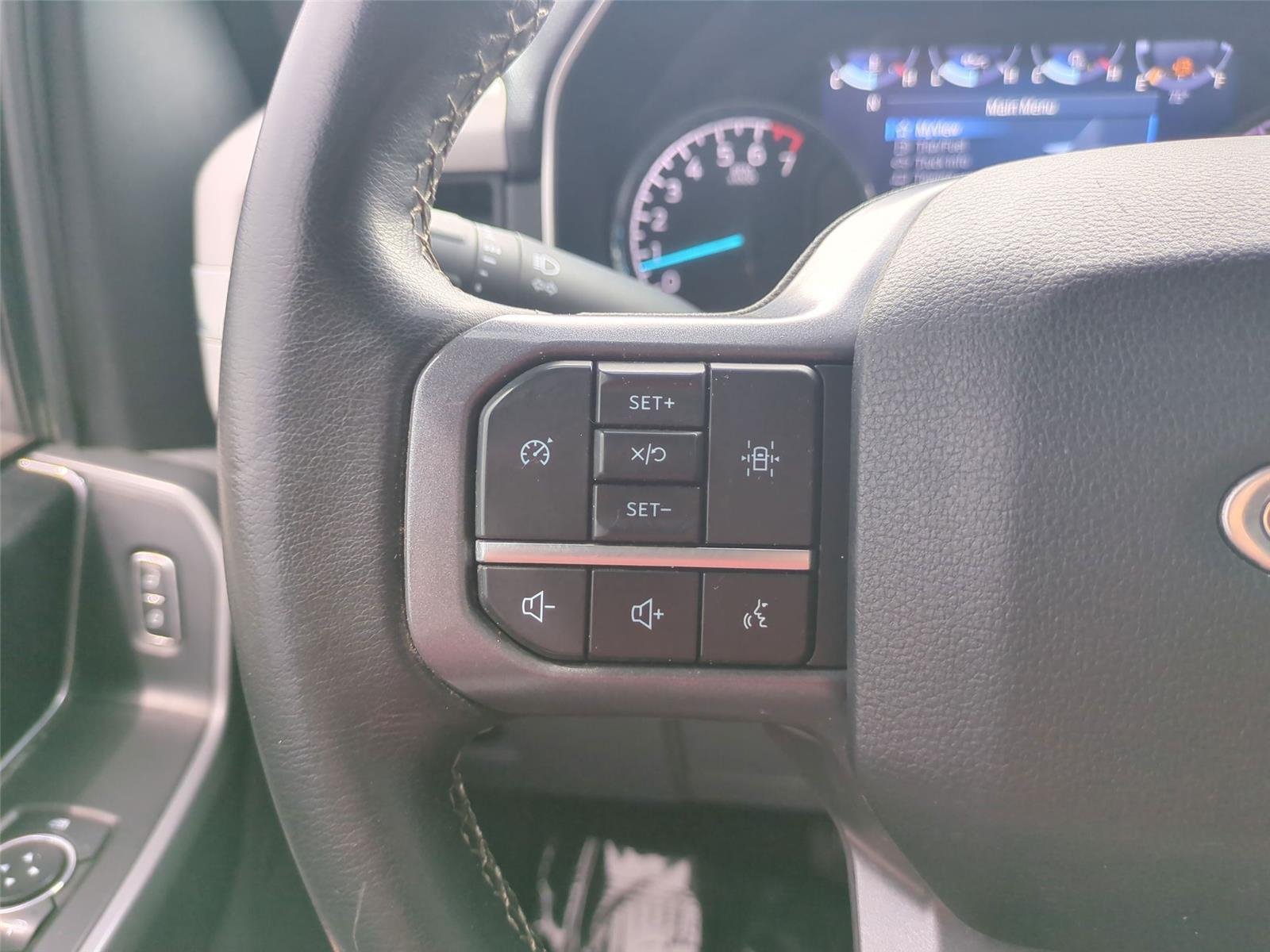 Used 2023 Oxford White Ford XL image 21