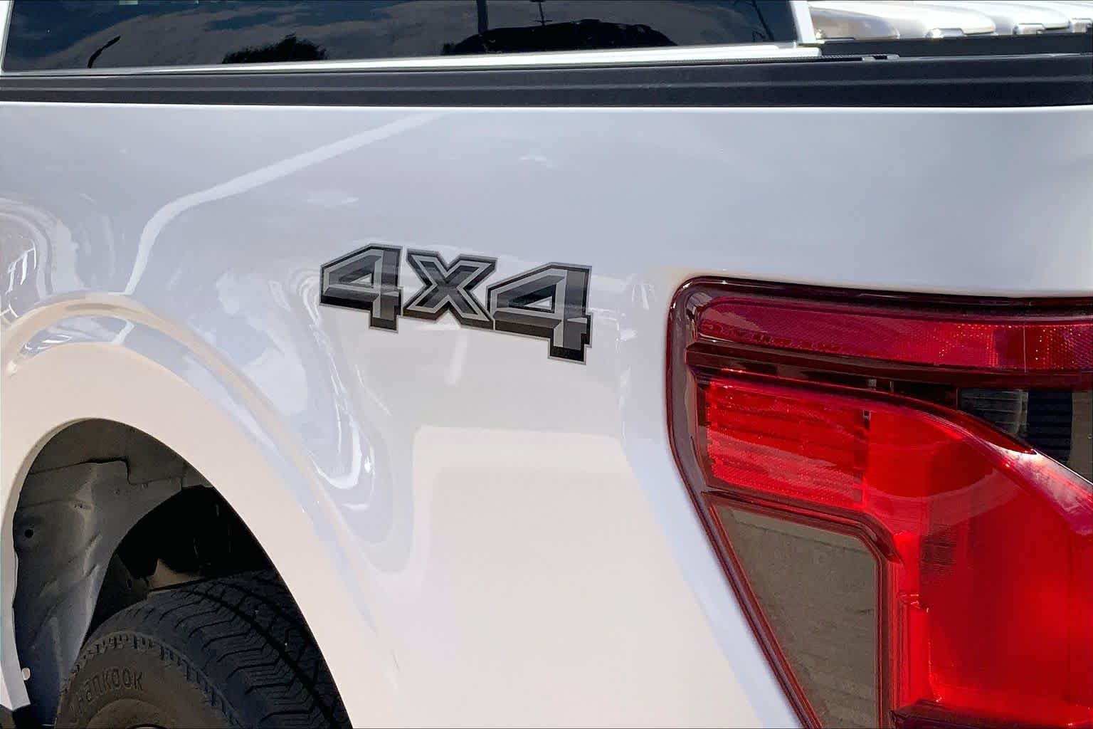 New 2026 Oxford White Ford STX® image 15
