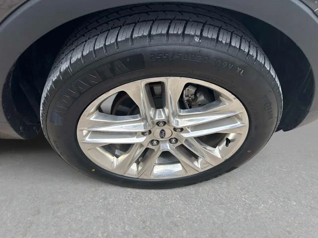 Used 2017 Gray Ford Limited image 10