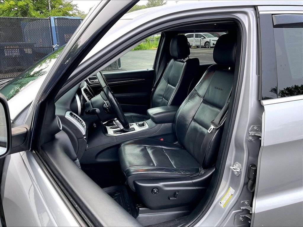 Used 2018 Billet Silver Metallic Clearcoat Jeep Summit image 10