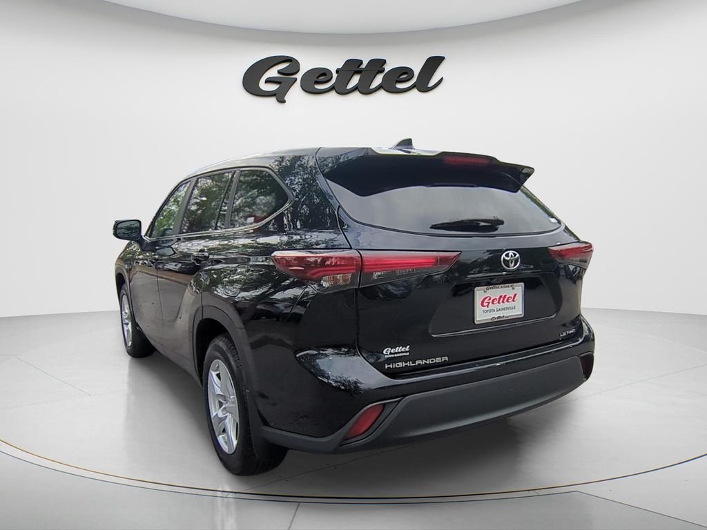 2024 Toyota Highlander LE - Photo 7