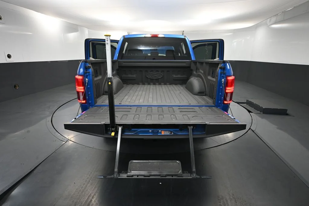 Used 2020 Blue Ford XLT image 41