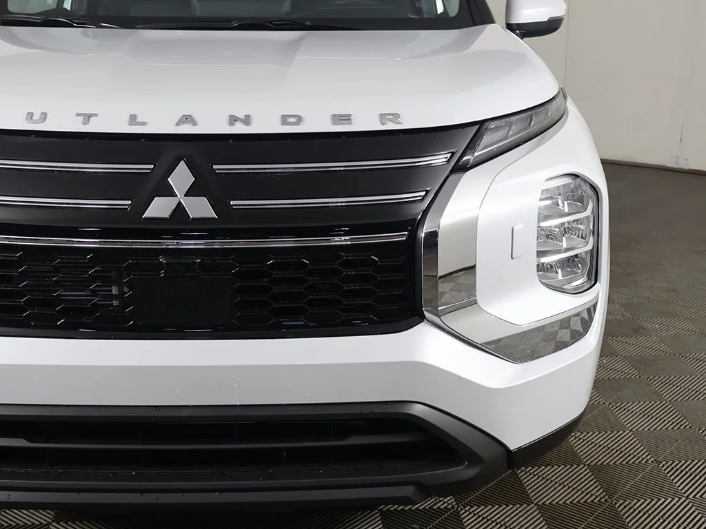 New 2026 White Mitsubishi ES 1.5T S-AWC image 13