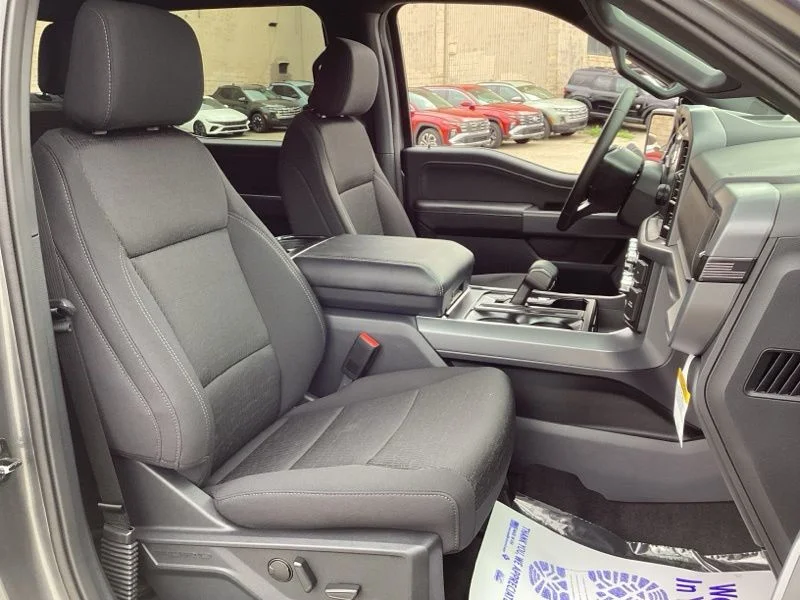 New 2026 Carbonized Gray Metallic Ford XLT image 18