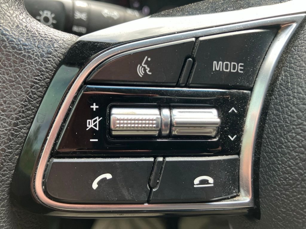 Used 2019 White Kia LX image 13