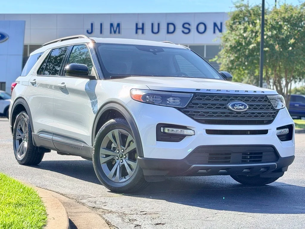 Used 2023 White Ford XLT image 2