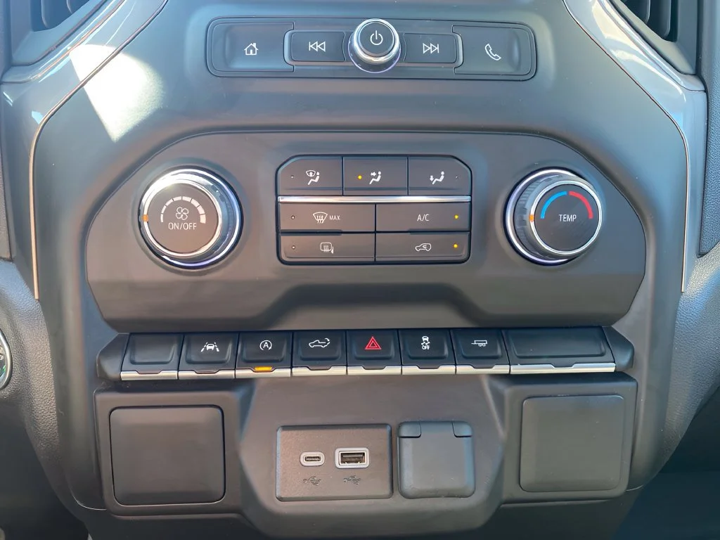 Used 2025 Summit White Chevrolet WT image 23